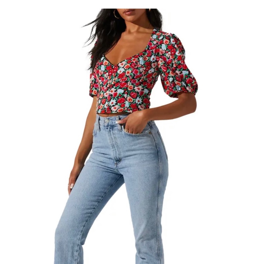 Astr the Label V-Neck Bubble Sleeve Blouse